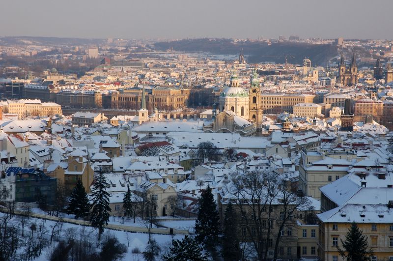hradcany_and_the_old_town_covered_in_snow.jpg